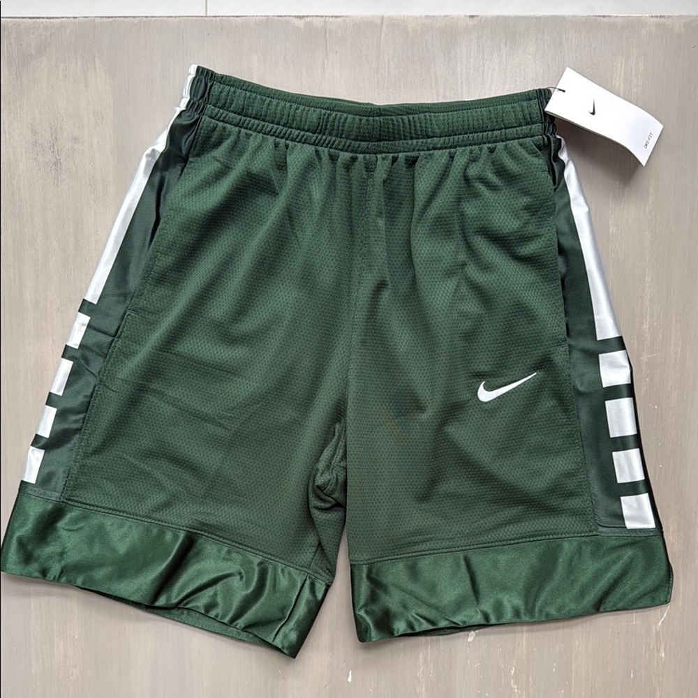 NWT Boys Nike Dri-FIT Green Elite Basketball Shorts Big Kids' (Boys') XL